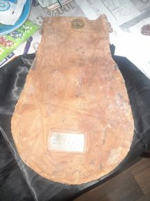 Antique Leather Cash Bag BR T.A.O. Enfield,