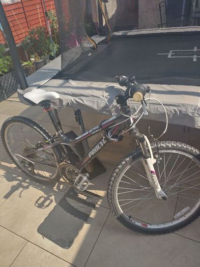 Girls bike