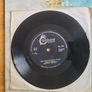 Dermot Hegarty Nineteen Men Old Dungannon Road 7 inch vinyl single Image 2