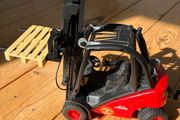 Bruder Linde H30D Forklift with Trailer Coupling and 2 Pallets scale 1:16