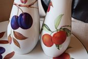 Royal Worcester/ Evesham Vale/ Salt &amp; Pepper set