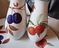 Royal Worcester/ Evesham Vale/ Salt & Pepper set