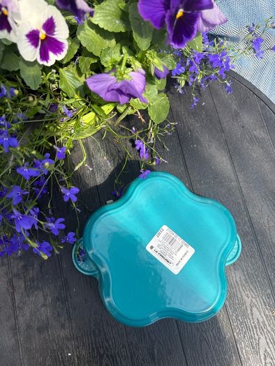 Le creuset Fafa 2L pot in Teal/ Carribean
