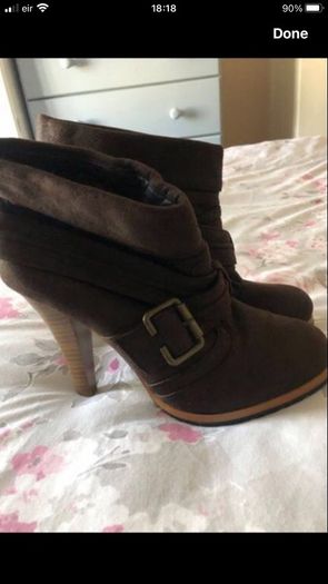 Ladies BNWT ankle boots size 6