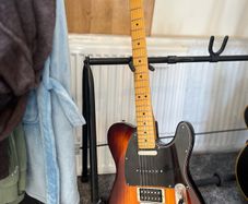 Fender Modern Player Telecaster Plus Honey Burst