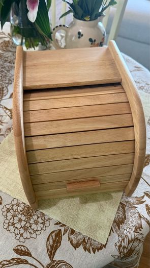 Bread bin