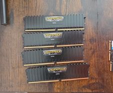32G RAM Corsair Vengeance LPX