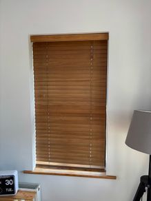 Venetian Blinds 4 x (83cm x 150cm) and 2 x (70cm x 200cm)