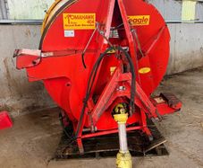 Teagle bale shreder