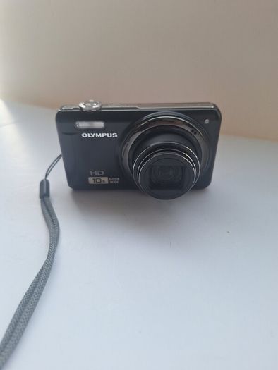 Olympus D-720 Digital Camera Boxed