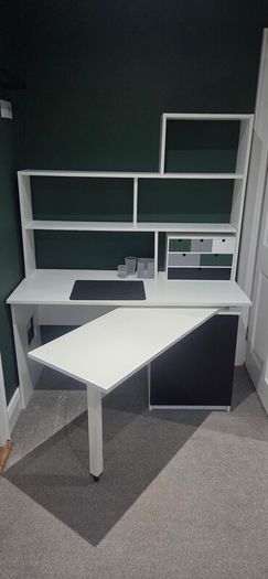 Extension office desk with shelving