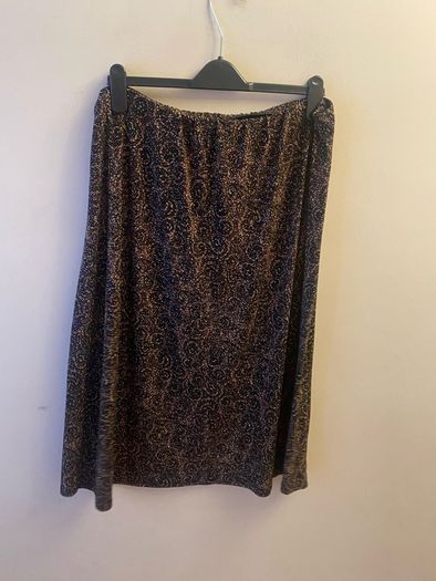 Ann Harvey blouse & matching skirt (size 22)