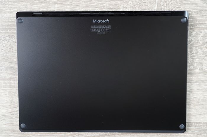 13.5" Microsoft Surface Laptop 5 Black | 16GB RAM | i5-1245U | 19 Battery Cycles