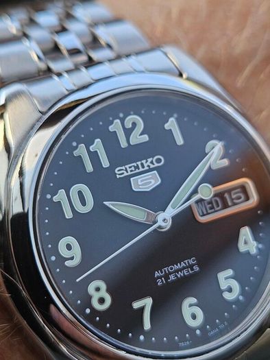 Watch Seiko 5 Automatic.