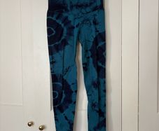 Pink Victoria's Secret leggings in tie dye print, in blue and navy
