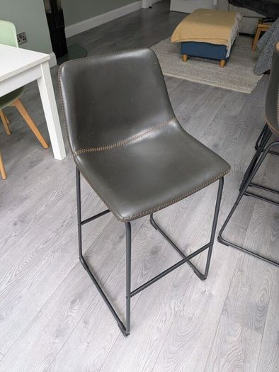 bar stool
