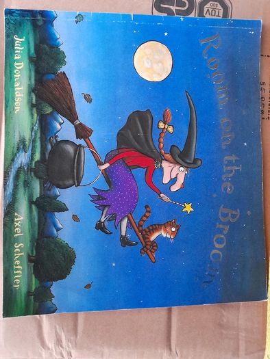 Julia Donaldson Book-Room on the Broom