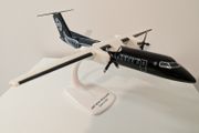 Air New Zealand 1:100 scale model airplane, Bombardier Dash 8-300 aircraft, NEW