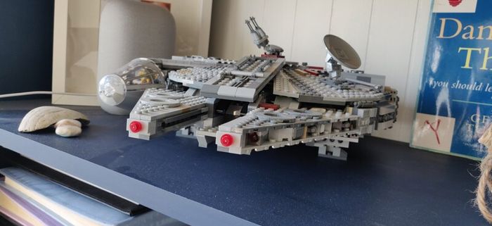 Lego Millennium Falcon