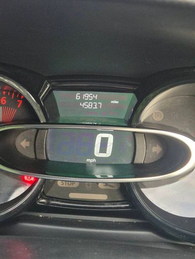 Renault Clio, 1.1L Perfect condition. Economical,