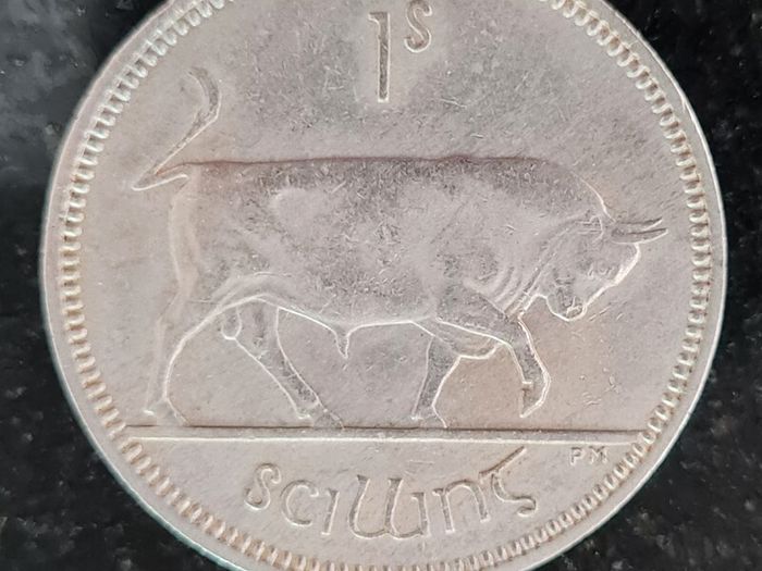 Ireland Excellent 1962 shilling Unc coin