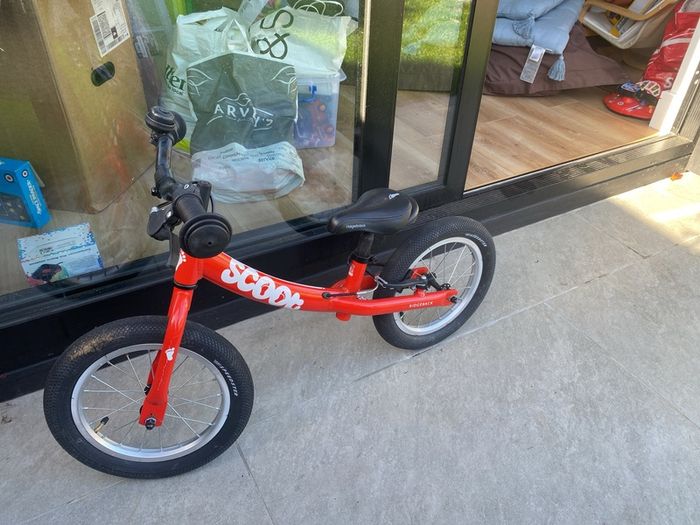 Scoot balance bike