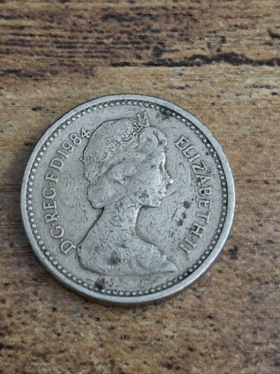 Great Britain UK 1984 One Pound Elizabeth II Coin, Scottish Thistle - free standard postage