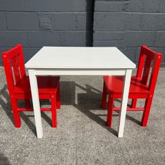 Kids Table and Chairs