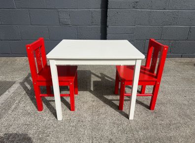 Kids Table and Chairs