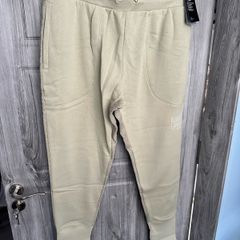 BNWT Under Armour Bottoms - XL