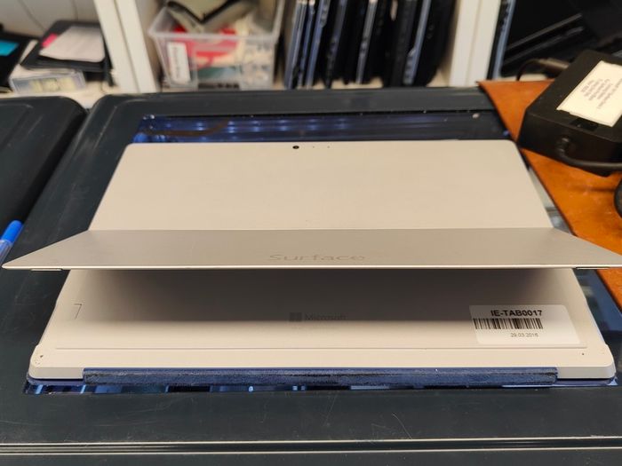 Microsoft Surface Pro 3 12inch i5-4300U 8GB RAM 256GB SSD Windows 10 Pro Touch