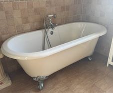 Victorian style roll top bath