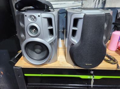 speakers