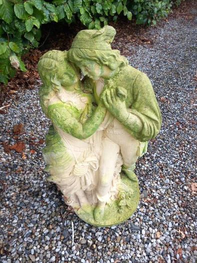 Vintage Lovers Romeo&Juliet Statue