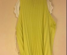Ladies top size 20