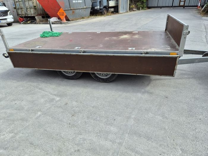 Trailer