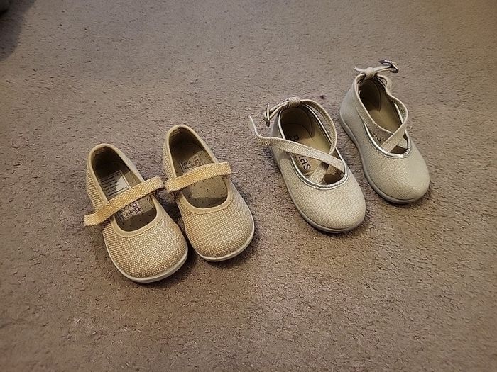 2 Pairs of Girl's toddler shoes size 21 EUR