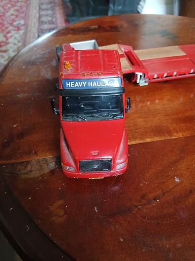 1/50 Volvo NH12-460 Prime Mover & Nooteboom 4-Axle Semi Low Loader Trailer (red