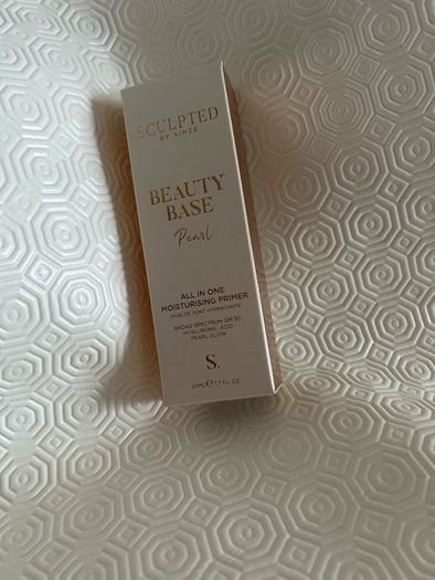 Sculpted by Aimee Beauty Base in Pearl. Moisturising Primer with SPF30. 50ml