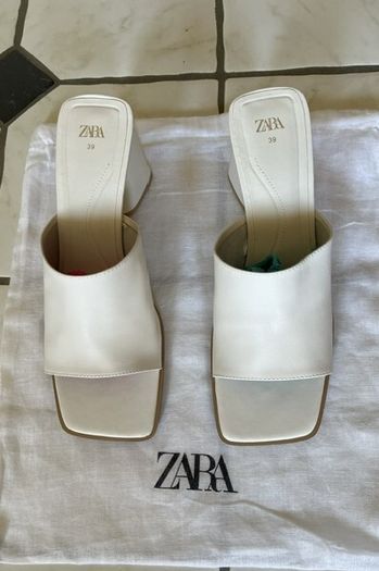 Wide Heel Soft Elegant Leather Sandal Mules Sz 6 / Eu 39. Colour Cream Immaculate. Zara