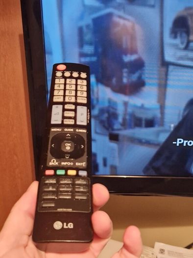42" LG Led tv plus chrome cast and wall bracket