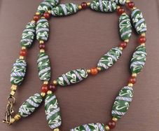 Vintage Venetian Style Feather Desgin Glass Beads Necklace