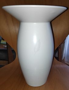 Paul Costelloe for Wedgwood round bulbous trumpet shaped ivory Vase H 27 cm