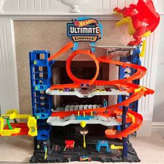 Hot Wheels Garage