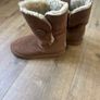 shoes ugs Image 2