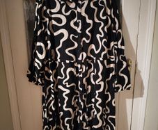 Yours Curve swirl print shirt dress.
