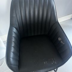 4x free chairs