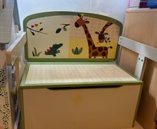 Kids bookshelf and matching bench with convertible bench