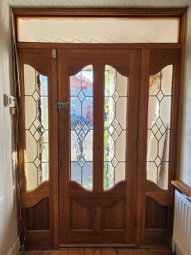 Front door & surround - Free to remove
