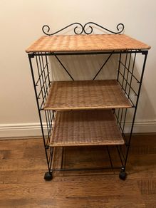Shelving unit with wheels
